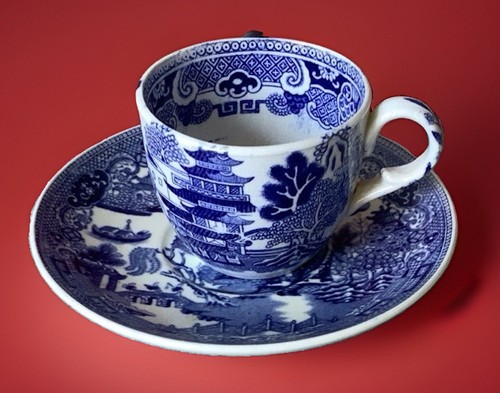 Wedgewood blue willow pattern - blue,