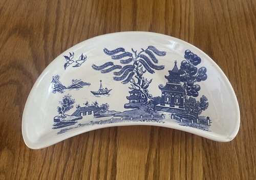 Vintage blue willow regal - by,